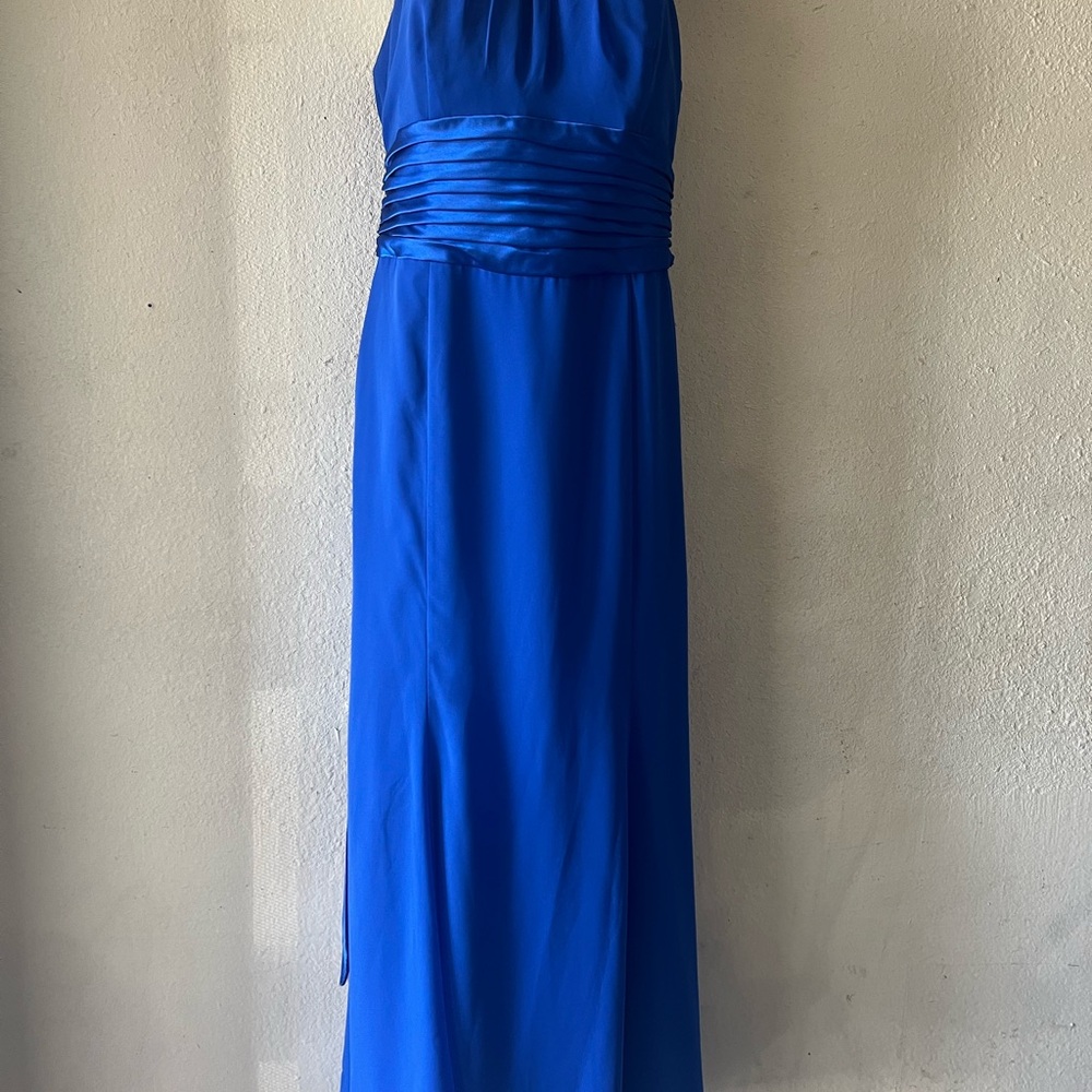 Elegant Blue Evening Gown